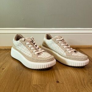 Cream and tan twill casual sneakers